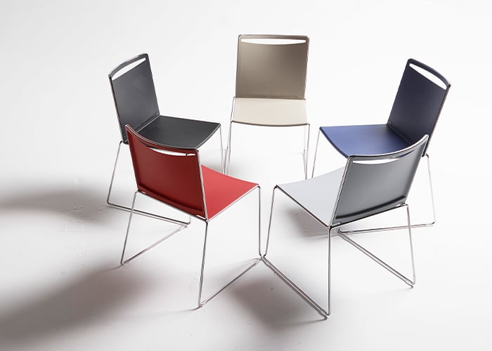 Splash air chairs in a circle showing multiple poly colors.