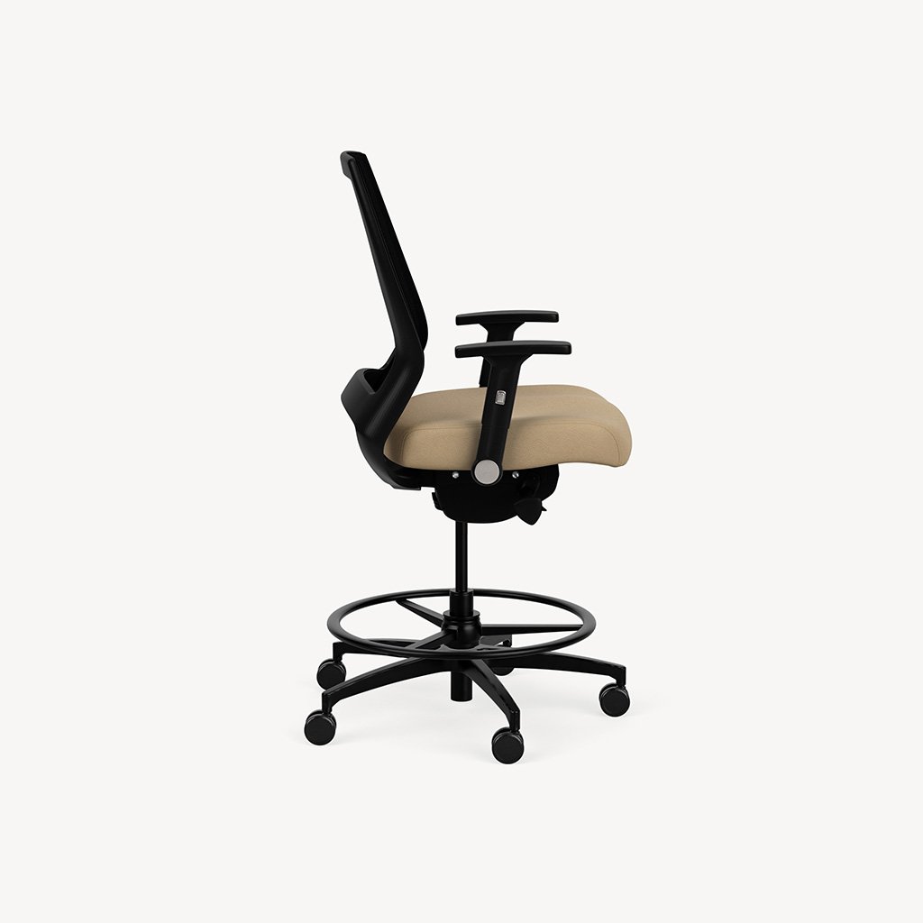 4-UP-mesh-back-black-mesh-black-framework-leather-seat-side