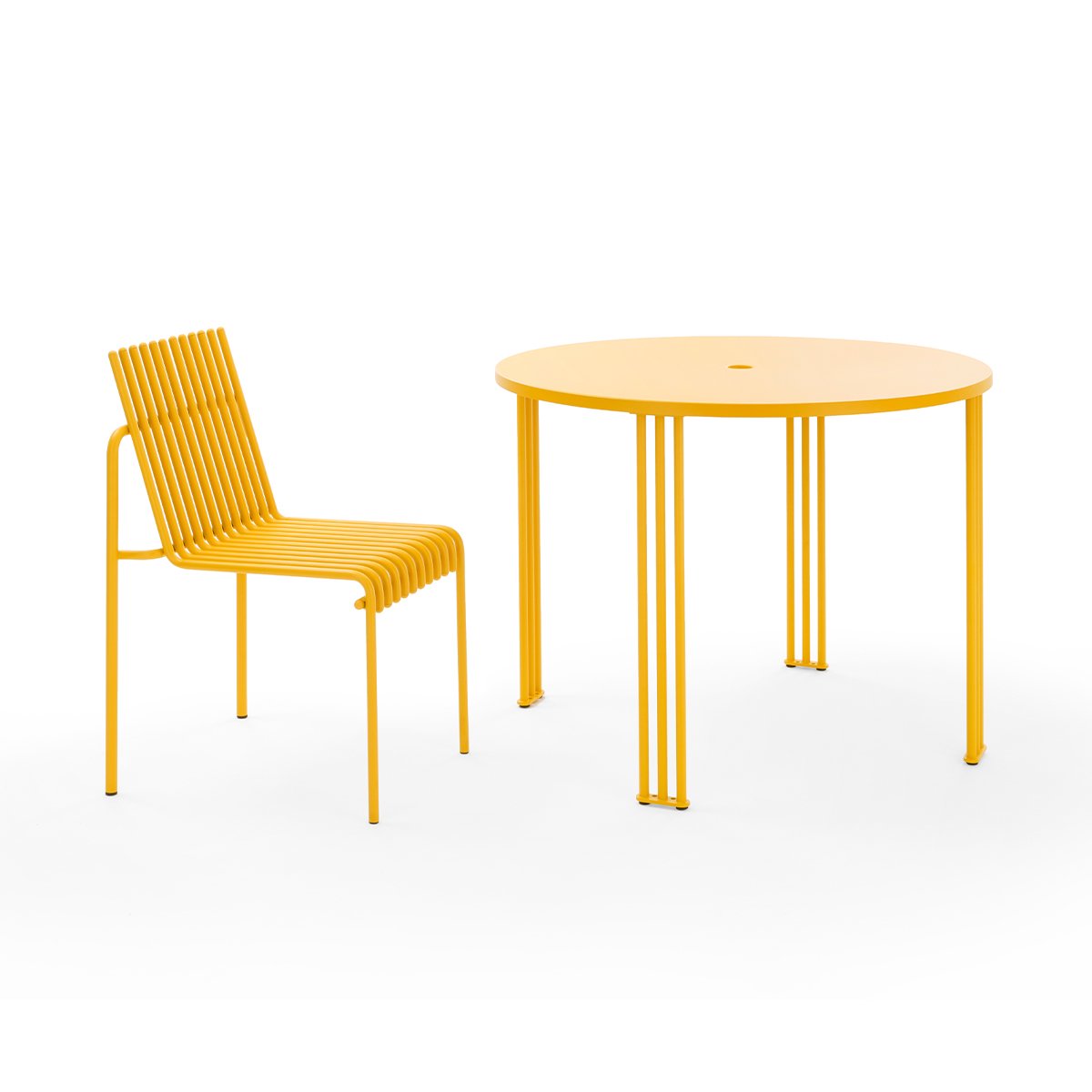 amalfi-chair-with-sierra-round-table-yellow