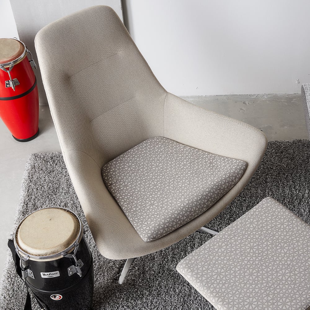 astro-chair-with-chico-ottoman-top-view