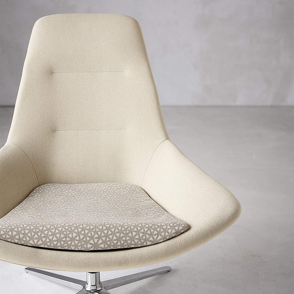 close-up-astro-chair-front