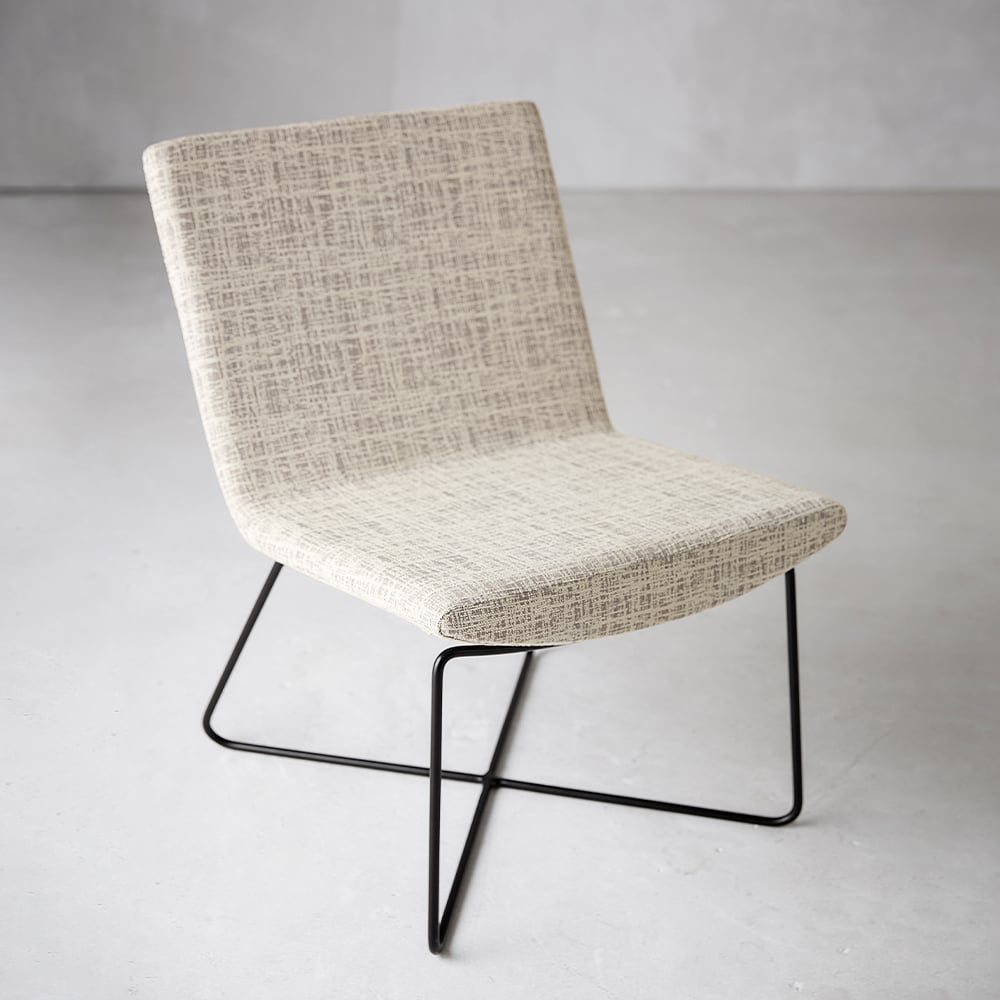 chico-chair-on-black-wire-X-base-front45