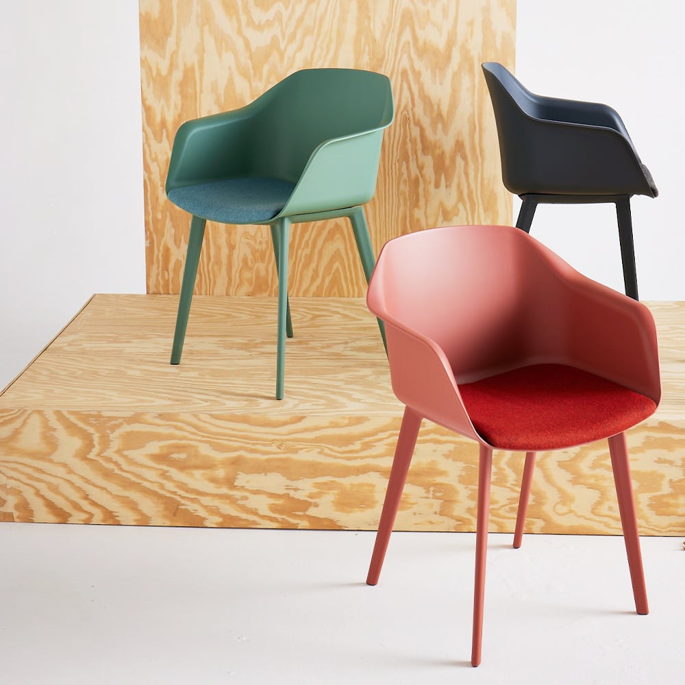 coleuri-various-chairs-on-wood-platform
