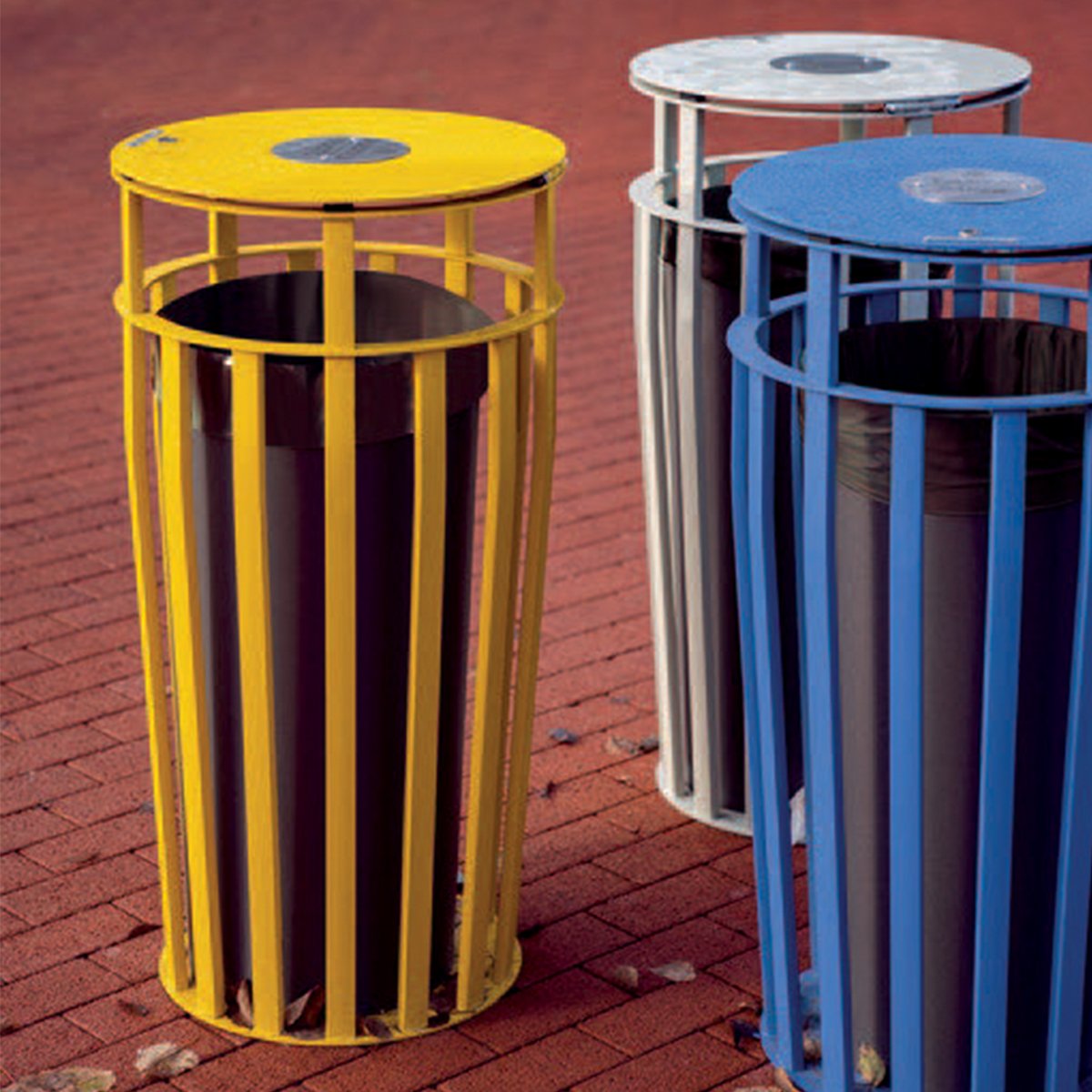 cortina-litter-bins-with-lids-various-colors