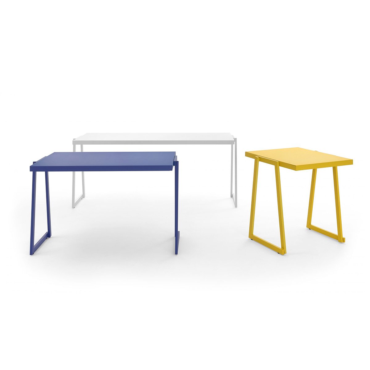 cortina-various-sized-tables