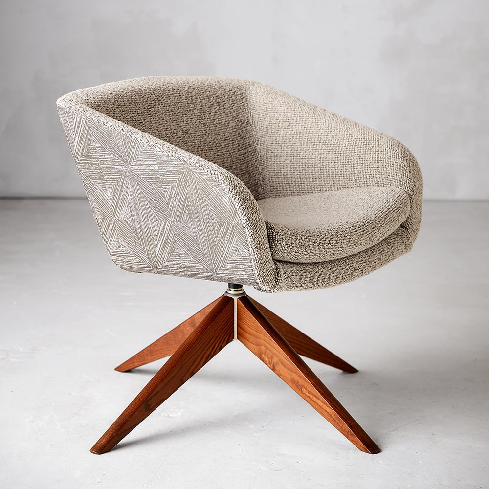edge-two-tone-high-profile-walnut-wood-base