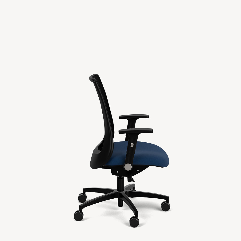 405-black-framework-black-mesh-rollback-arm-blue-seat-side