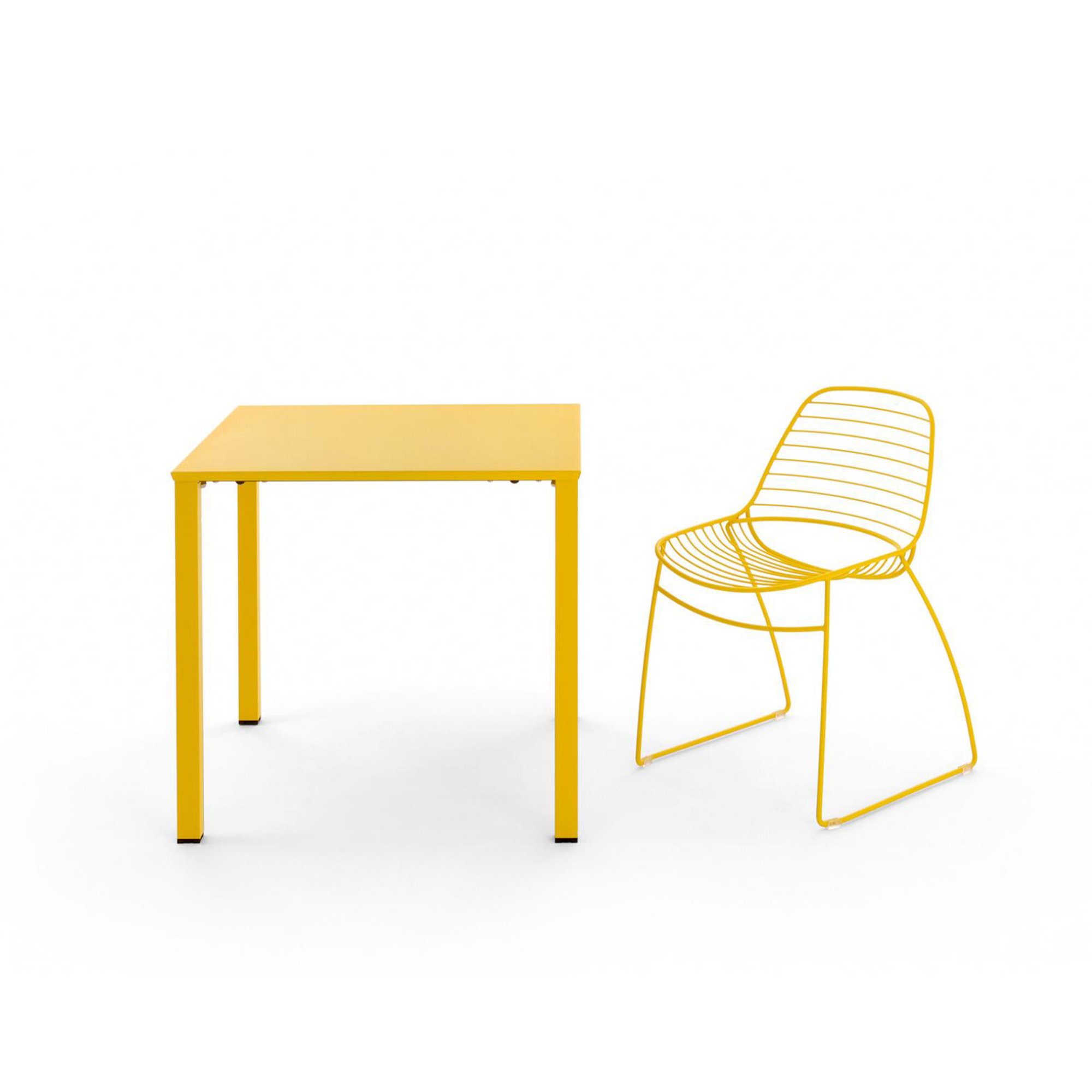 moon-tables-yellow-table-with-eclipse-wired-chair