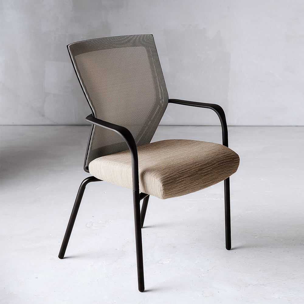 runII-guest-chair-black-framework-silver-mesh-front45