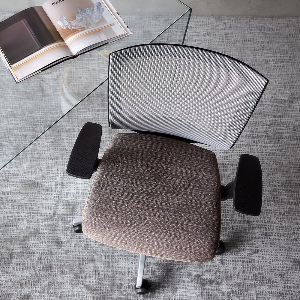 runII-mid-back-black-framework-silver-mesh-aerial-view