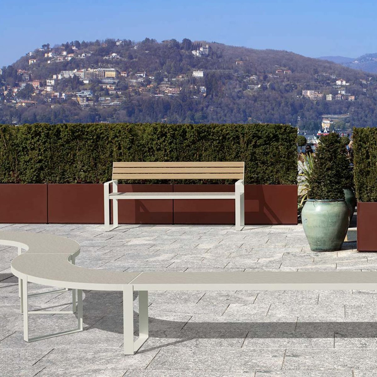 sempreverde-benches-outside-building-entrance-2