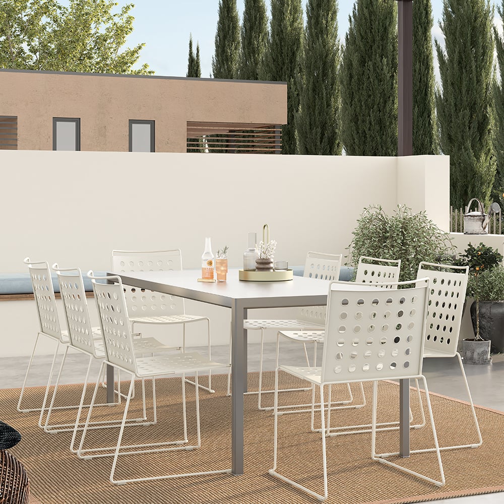 splasha-air-white-poly-dining-area