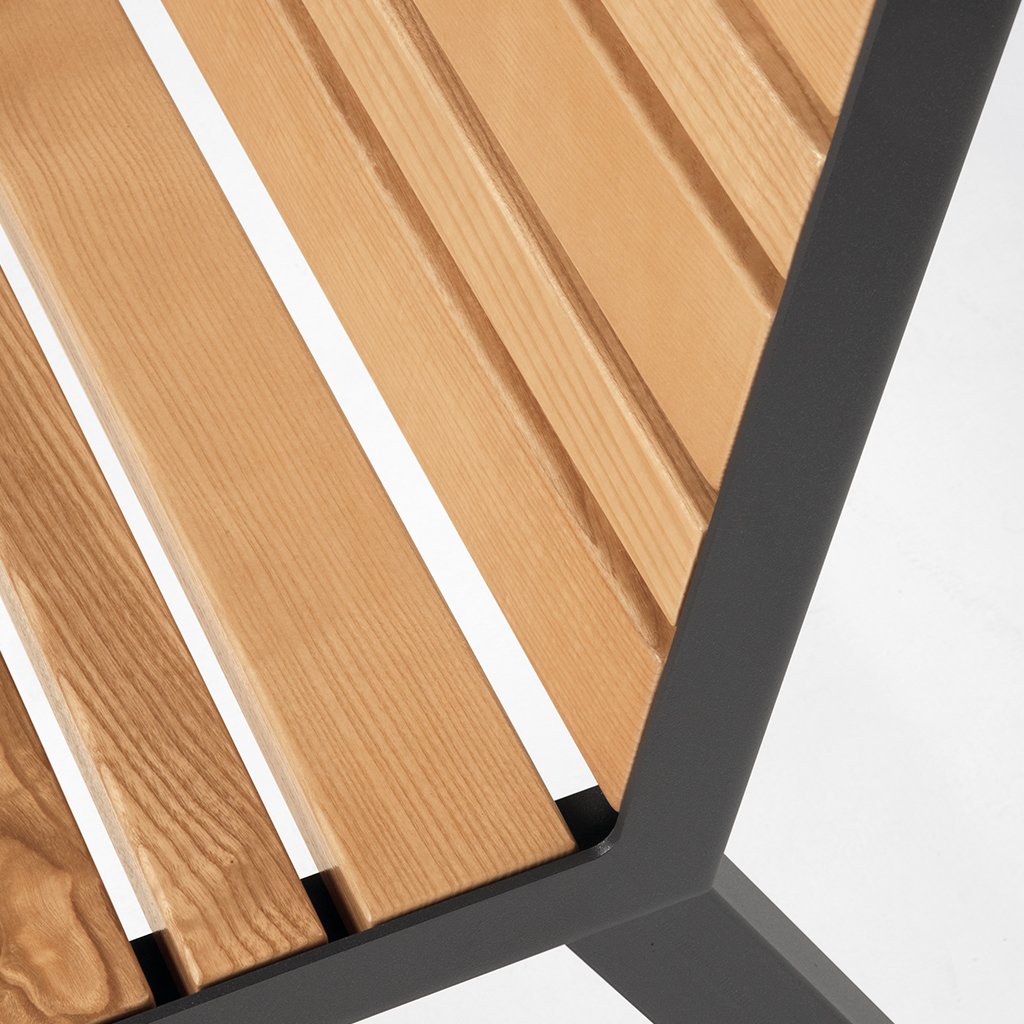 tahoe-faux-beech-wood-anthracite-framework-close-up