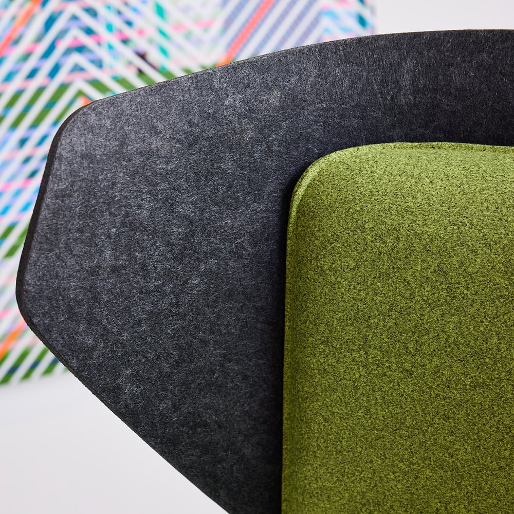vooom-close-up-charcoal-form-fleece