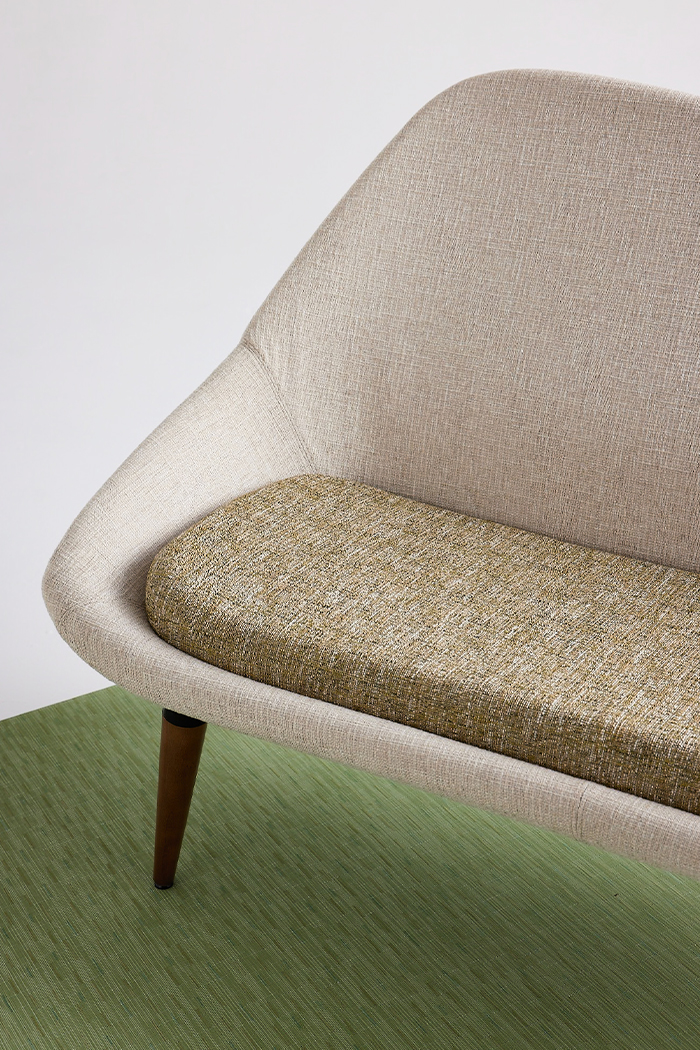 nebula-sofa-two-tone-oak-wood-leg