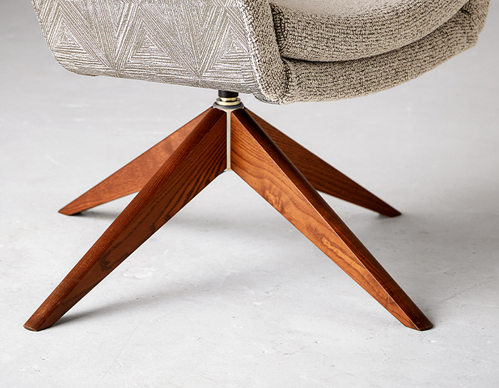 close-up-edge-walnut-wood-base