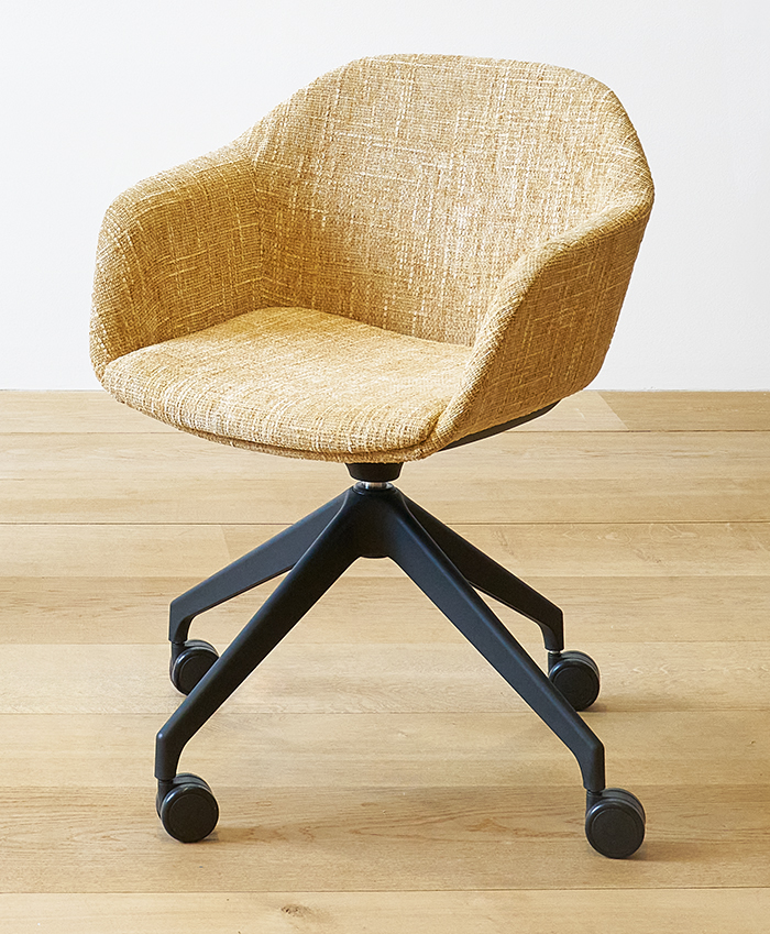 Coleurí fully upholstered with 4-leg swivel base